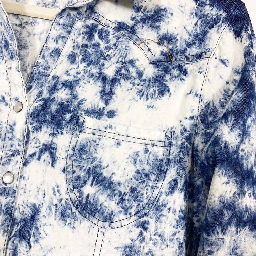 Carmar Bleached Chambray Pearl Snap Western Rodeo Top - Picture 4 of 10